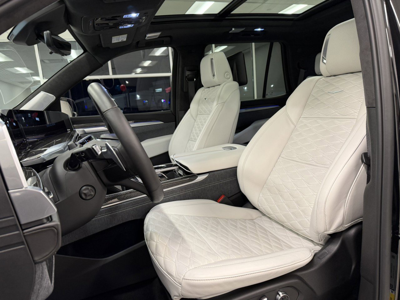 Used 2025 Cadillac Escalade V image 32