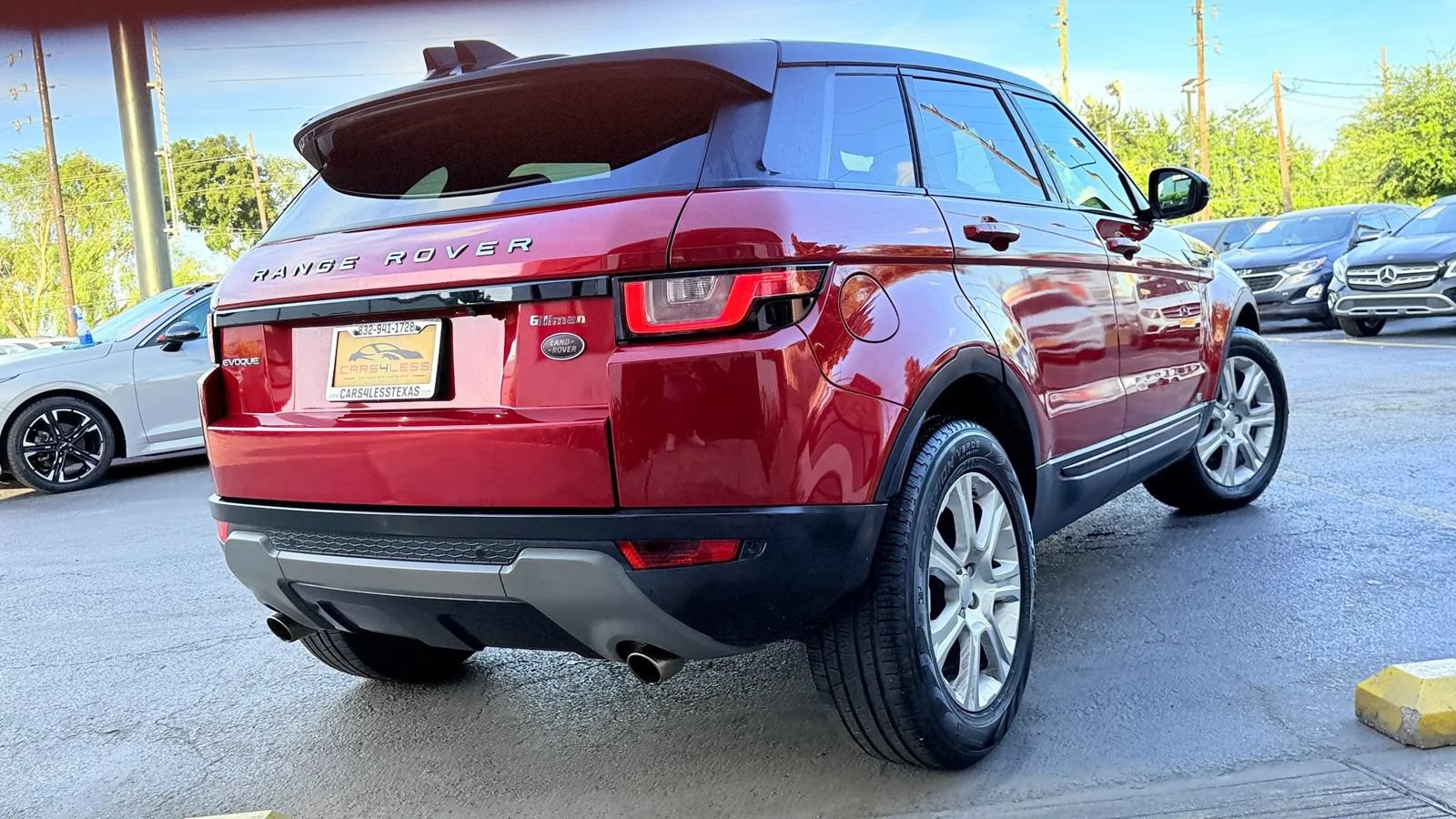 Used 2017 Land Rover Range Rover Evoque SE AWD/4WD image 16
