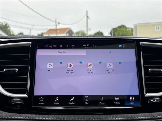 Used 2023 Chrysler Pacifica Limited w/ Uconnect Theater Family Group image 32