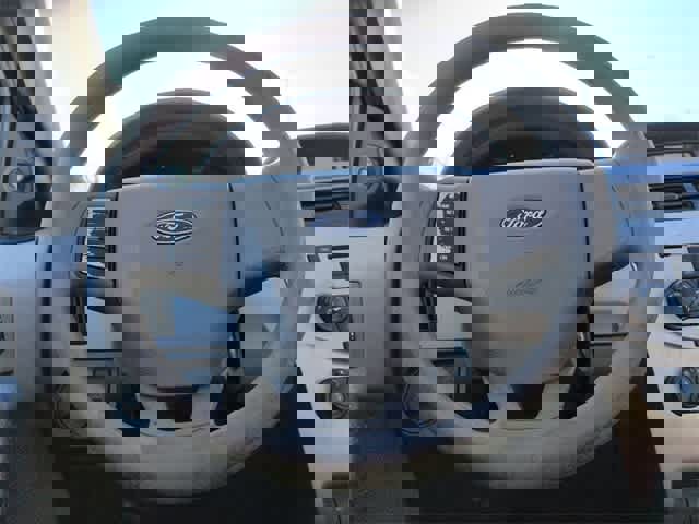 Used 2010 Ford Focus SE image 21