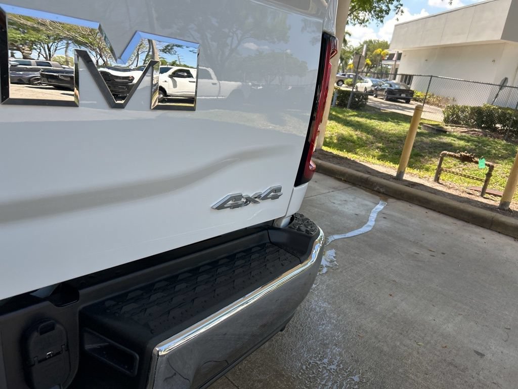 Used 2025 RAM 3500 Tradesman w/ Chrome Appearance Group AWD/4WD image 23