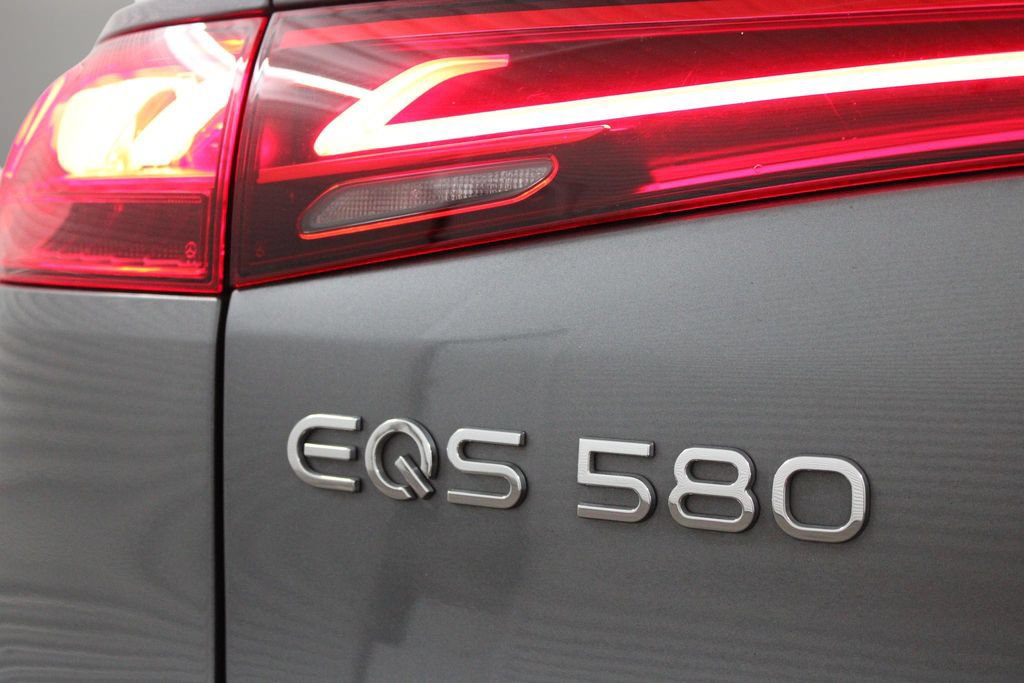 Used 2023 Mercedes-Benz EQS 580 4MATIC SUV w/ Exclusive Trim Package image 33