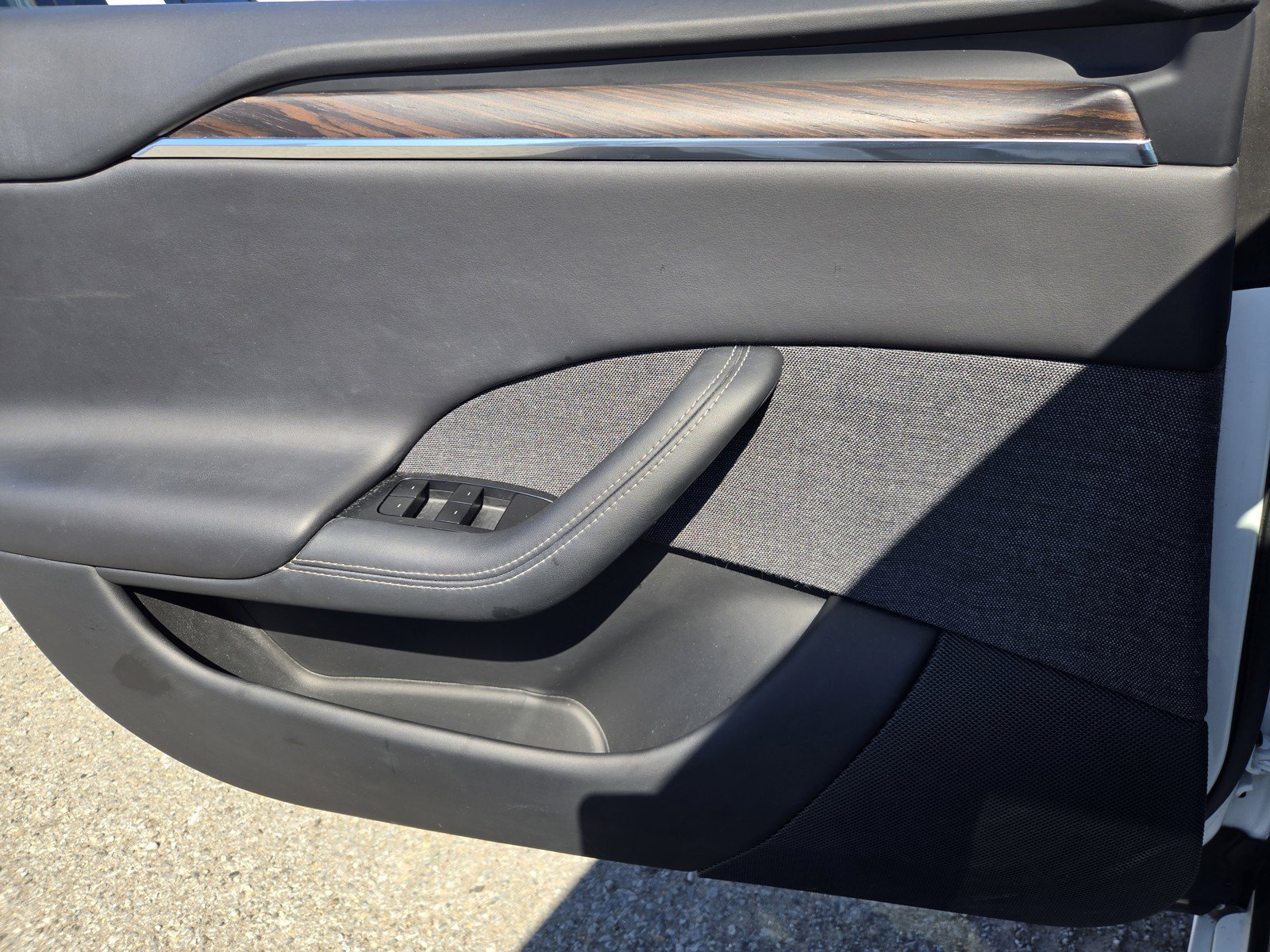 Used 2023 Tesla Model S AWD/4WD image 23