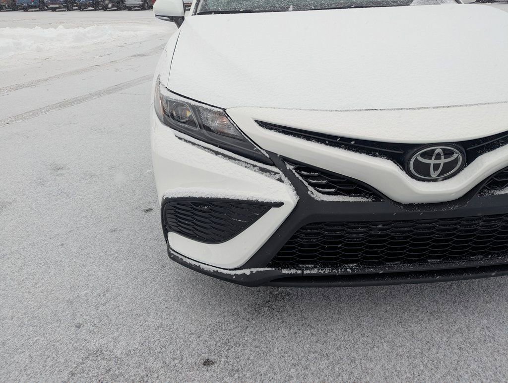 Used 2023 Toyota Camry SE image 10