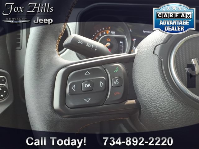 Certified 2025 Jeep Gladiator Sport AWD/4WD image 17