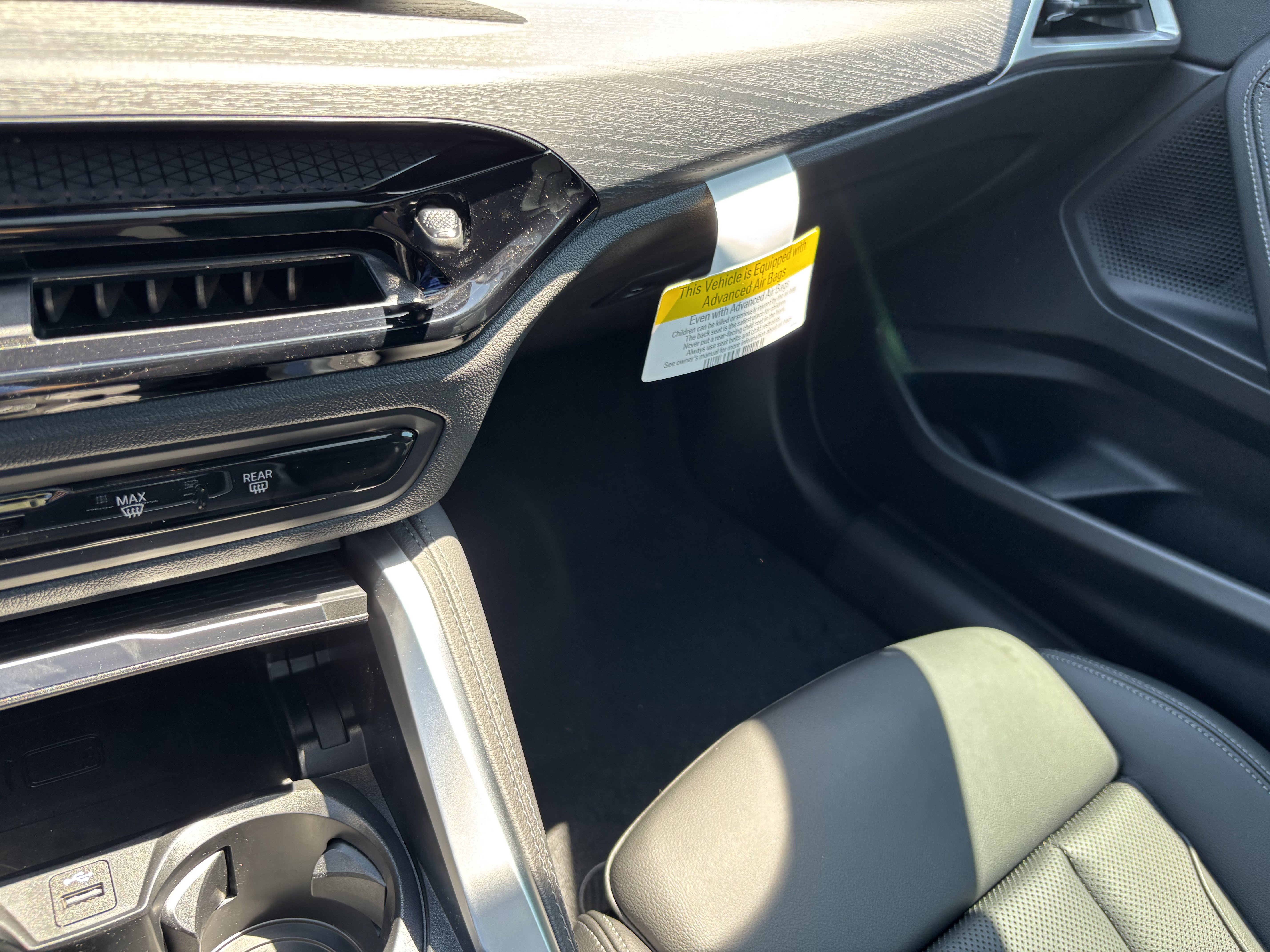 Certified 2025 BMW 230i Coupe w/ M Sport Package image 17