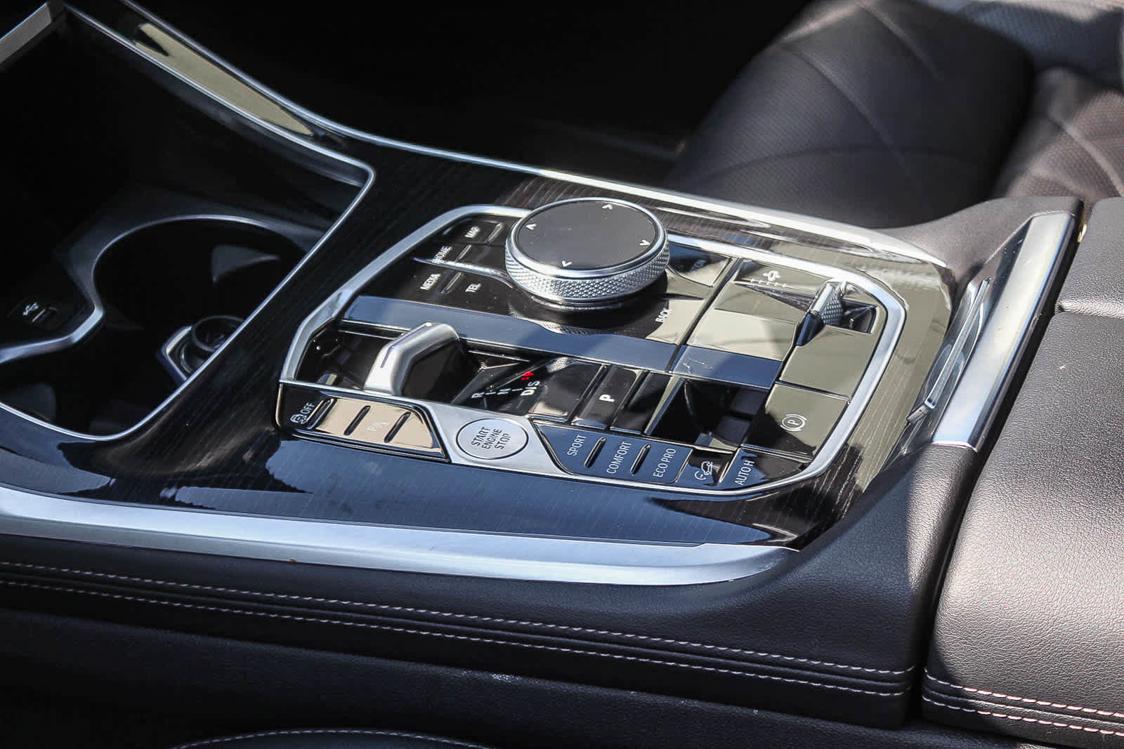 Used 2024 BMW X7 xDrive40i w/ M Sport Package image 19
