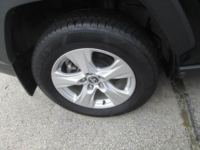 Used 2020 Toyota RAV4 XLE w/ All Weather Liner Package AWD/4WD image 9