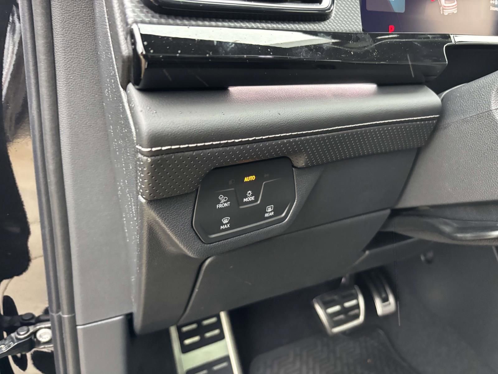 New 2026 Volkswagen Atlas Cross Sport SEL Premium R-Line image 15