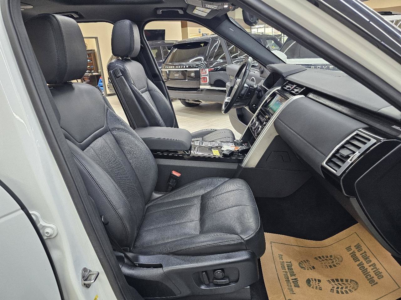 Used 2018 Land Rover Discovery HSE AWD/4WD image 22