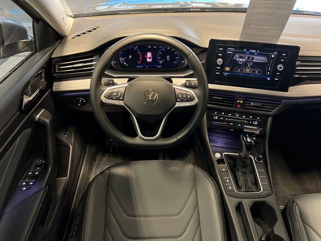 Certified 2025 Volkswagen Jetta SEL image 18