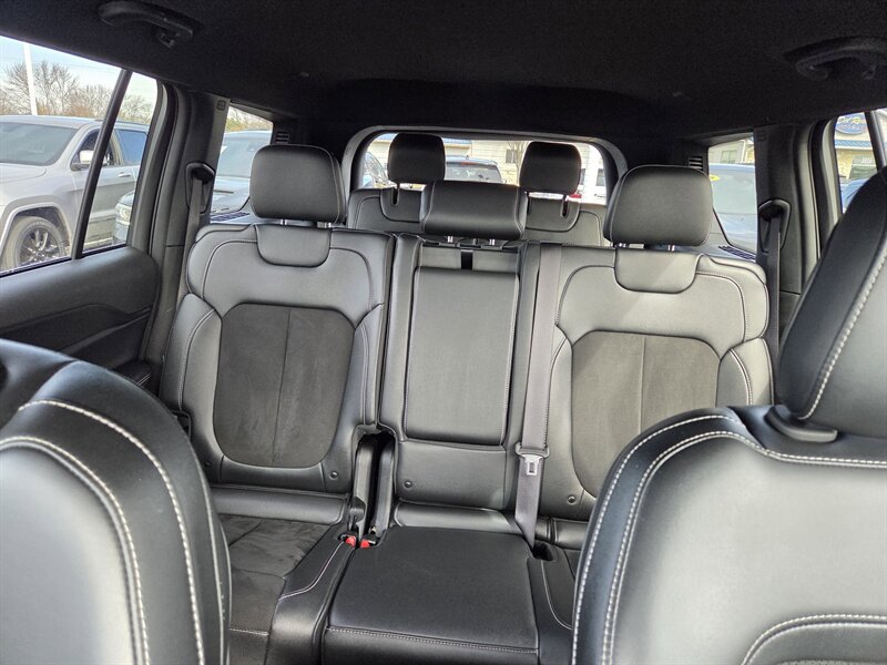 Used 2024 Jeep Grand Cherokee L Laredo image 23