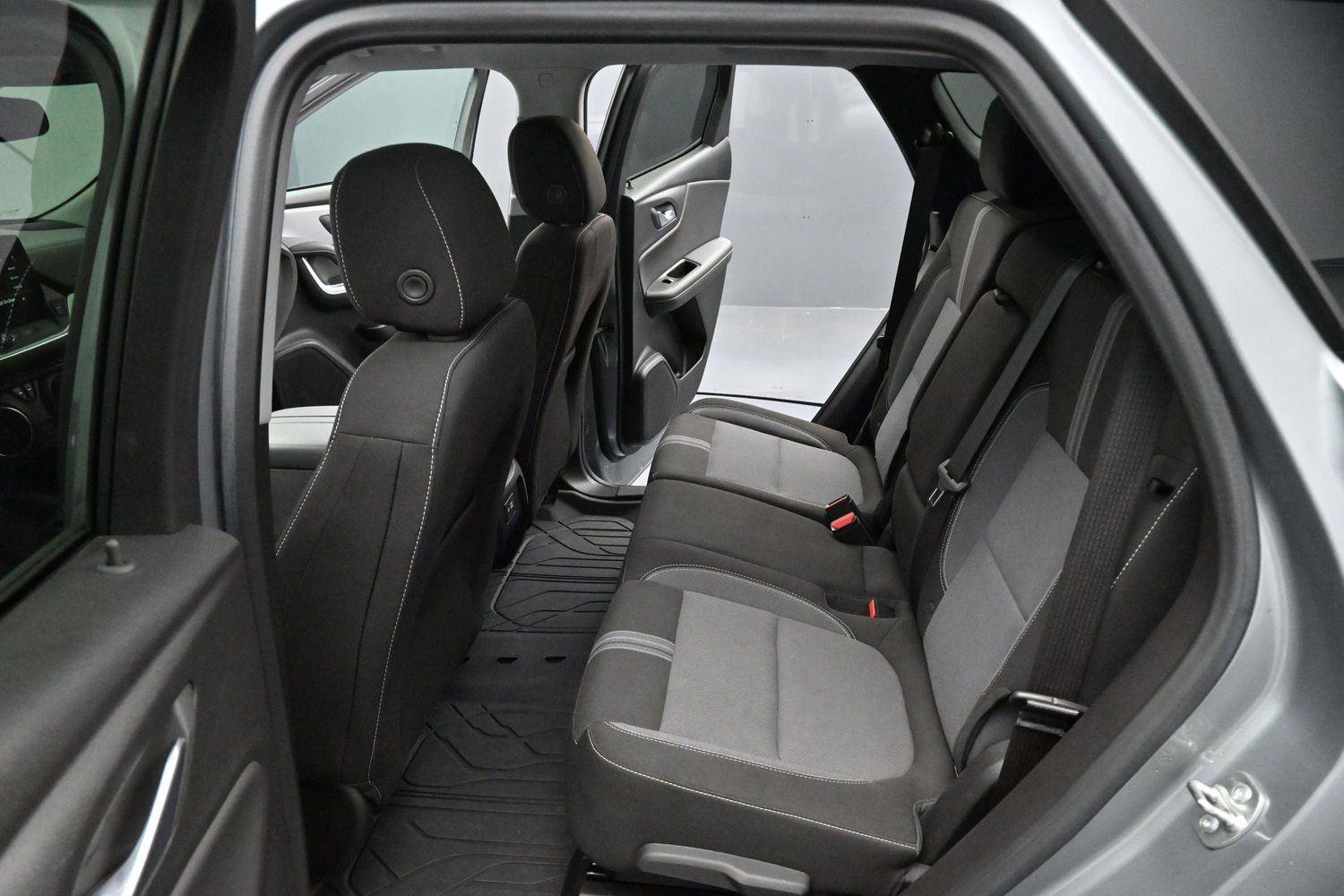 Used 2024 Chevrolet Blazer LT w/ Convenience Package FWD image 31