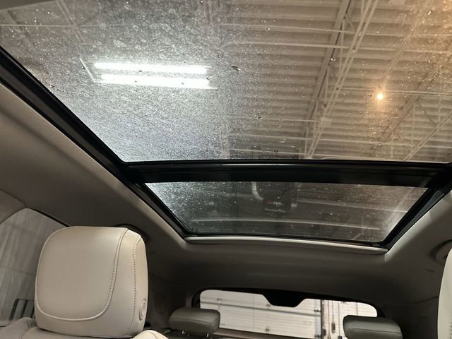 Used 2021 Cadillac XT4 Premium Luxury w/ Cold Weather Package image 18