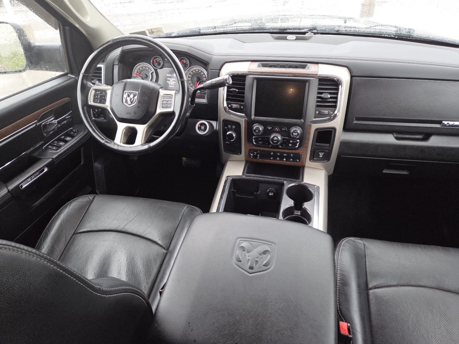 Used 2015 RAM 2500 Laramie w/ Black Appearance Group AWD/4WD image 24