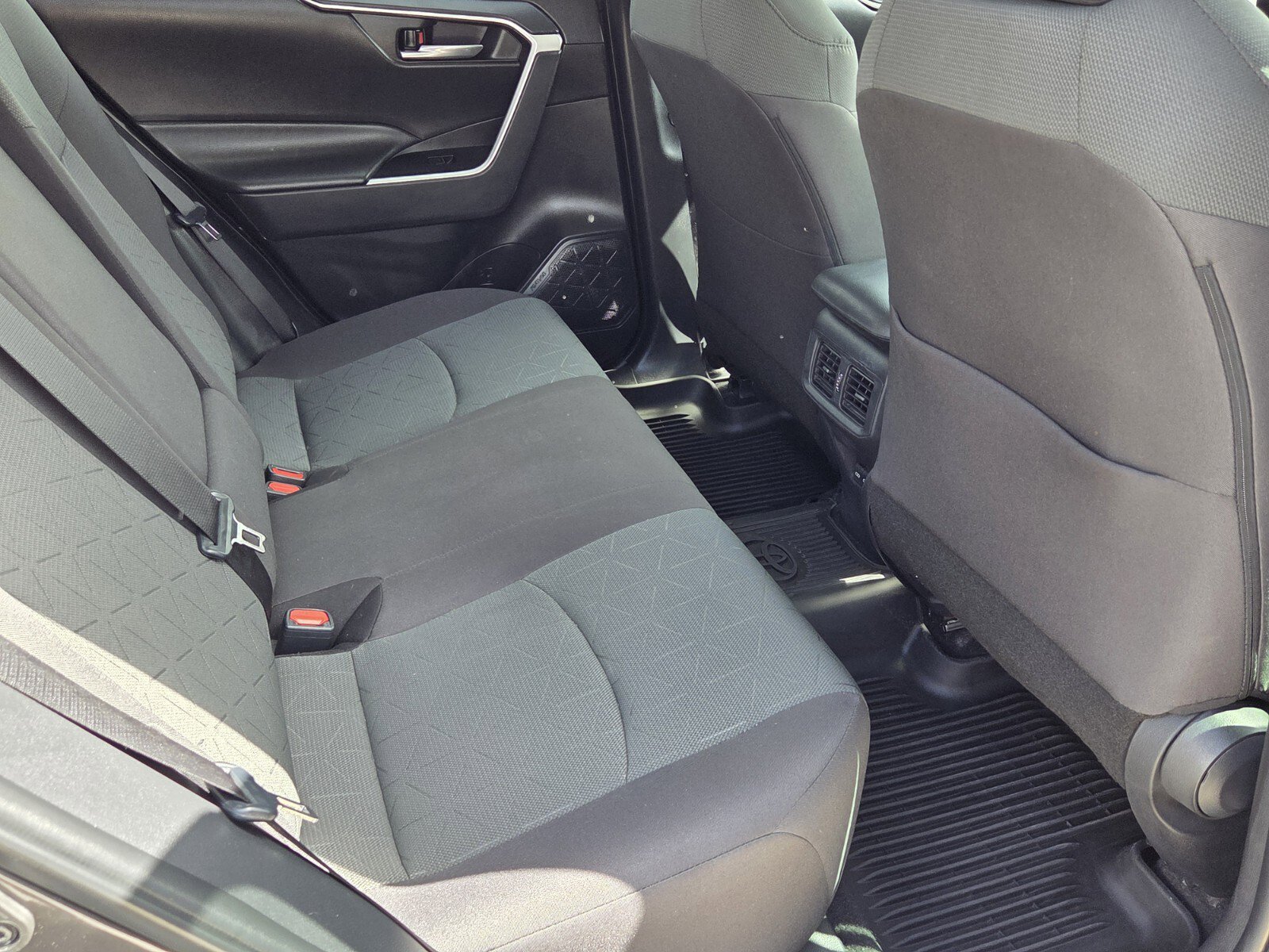 Used 2023 Toyota RAV4 XLE image 10