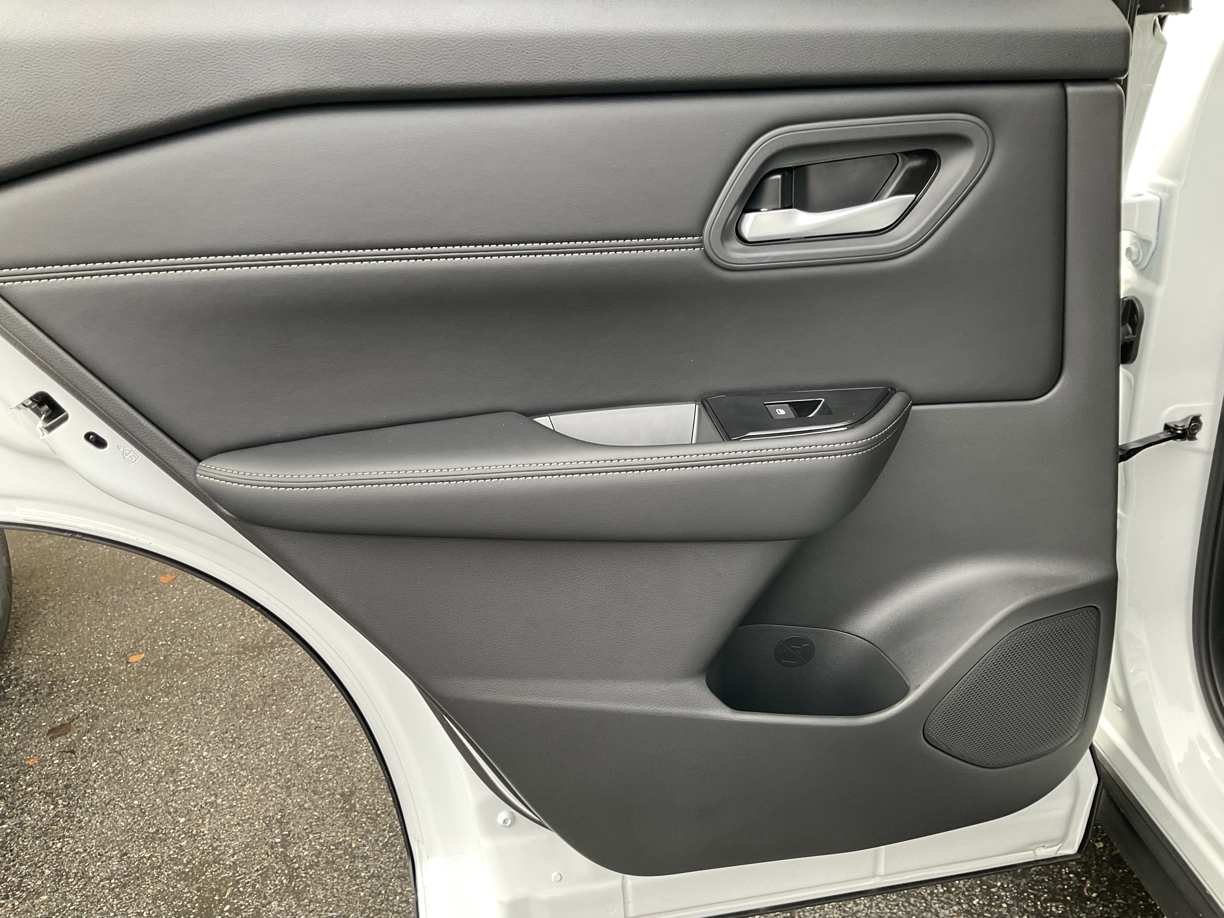 Used 2026 Nissan Rogue SV w/ SV Premium Package image 35