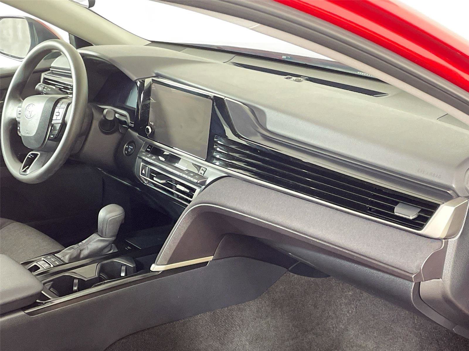 Used 2025 Toyota Camry LE image 29