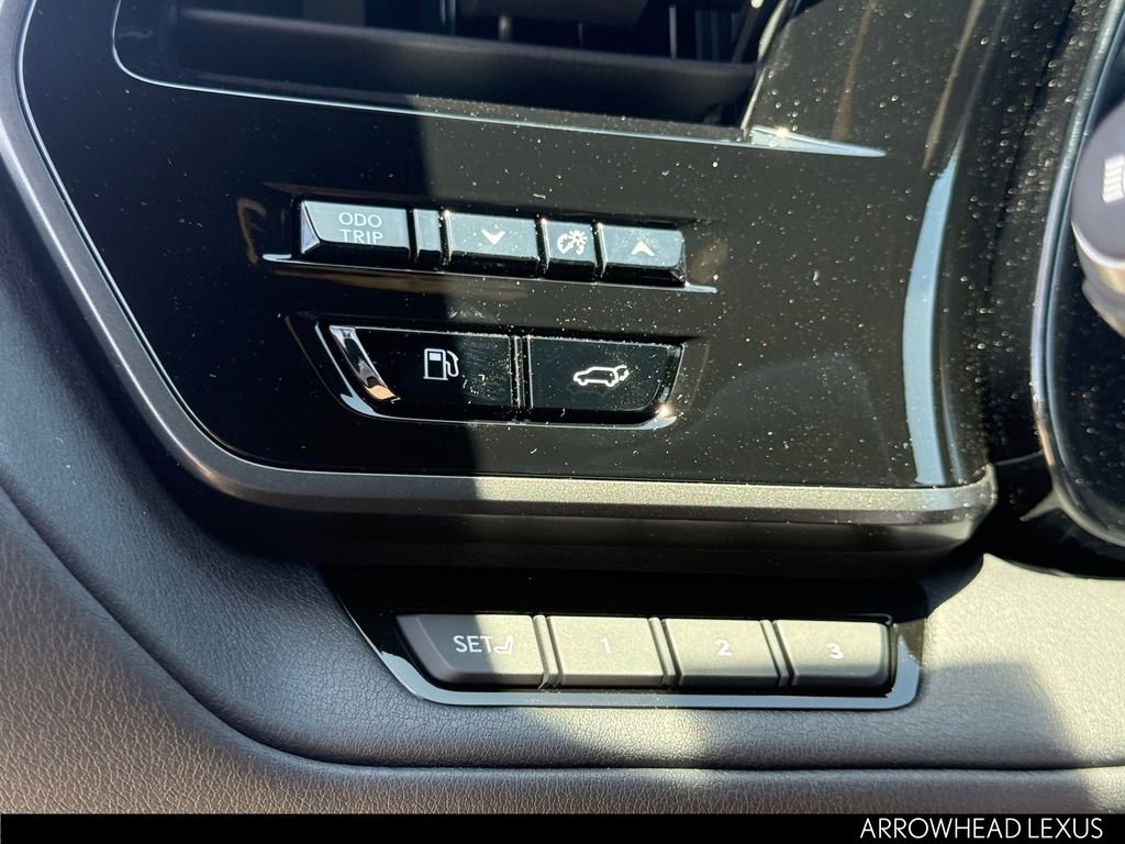 New 2026 Lexus TX 500h AWD image 21