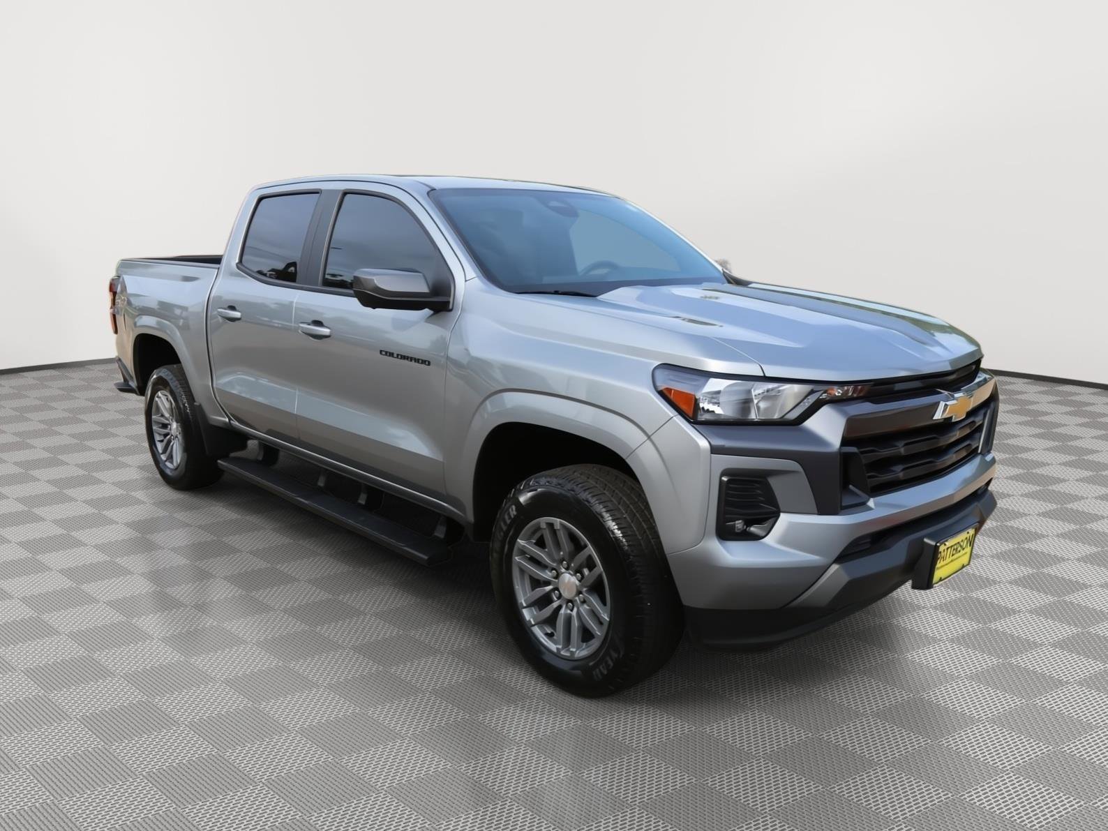Used 2023 Chevrolet Colorado LT w/ LT Convenience Package II image 2
