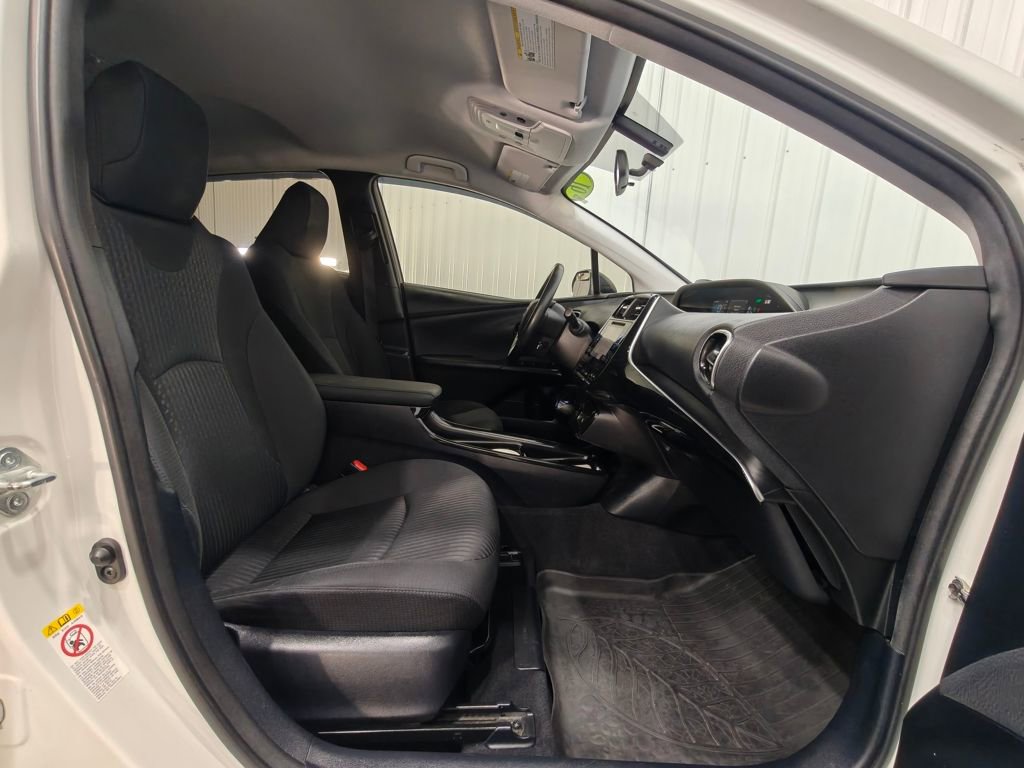 Used 2016 Toyota Prius Three image 19