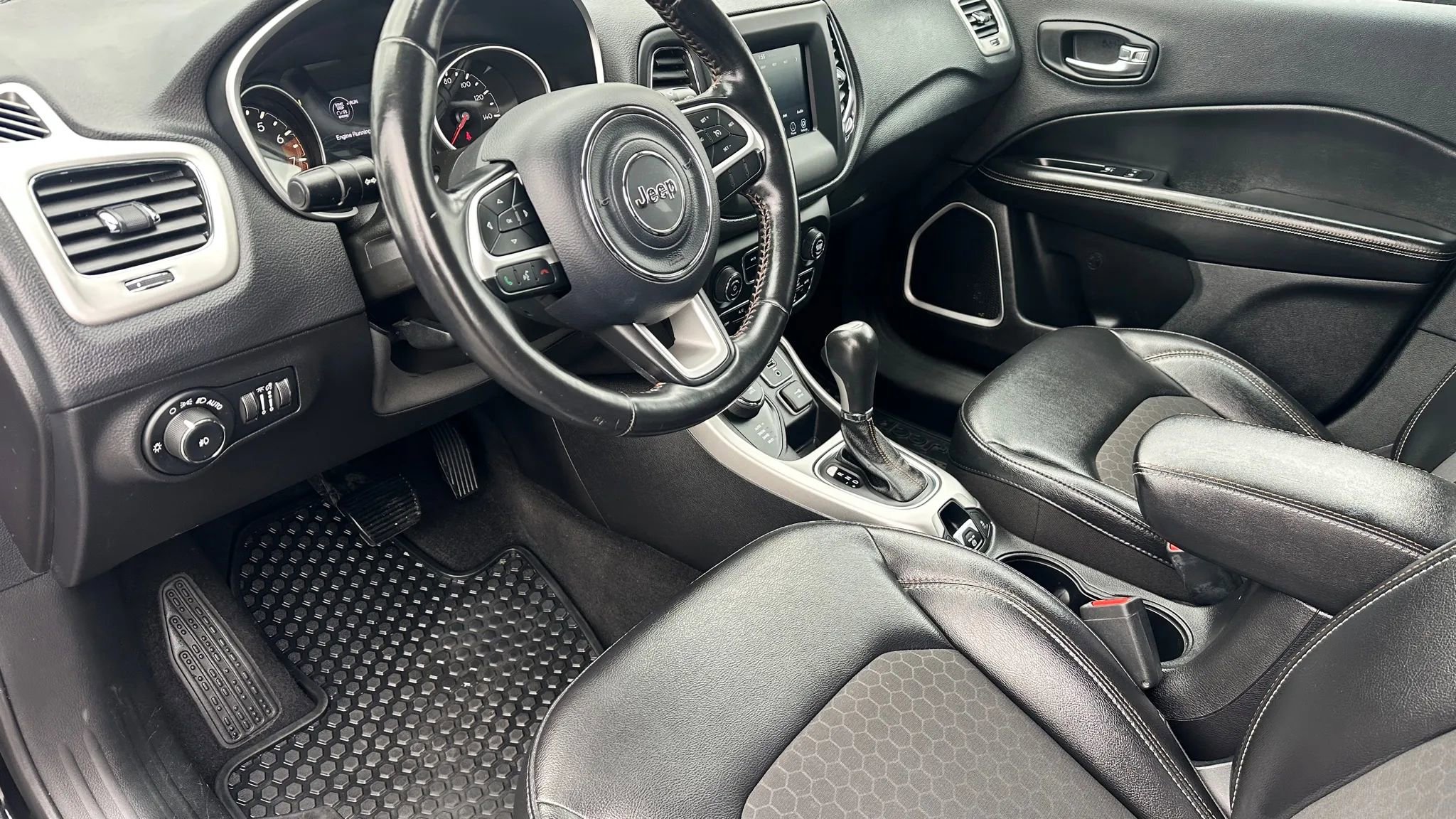 Used 2019 Jeep Compass Latitude w/ Popular Equipment Group image 12