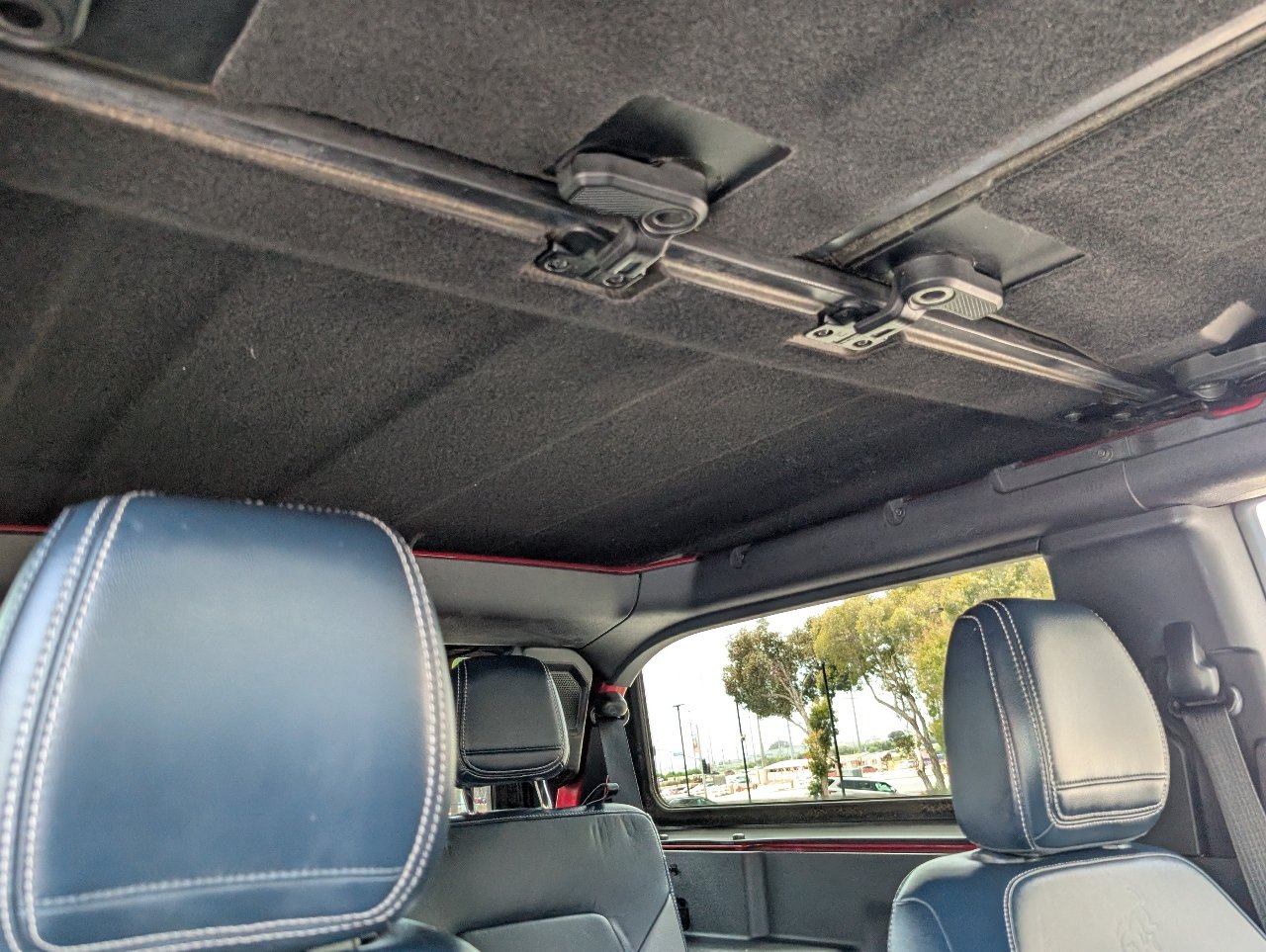 Used 2021 Ford Bronco Outer Banks w/ Sasquatch Package AWD/4WD image 3