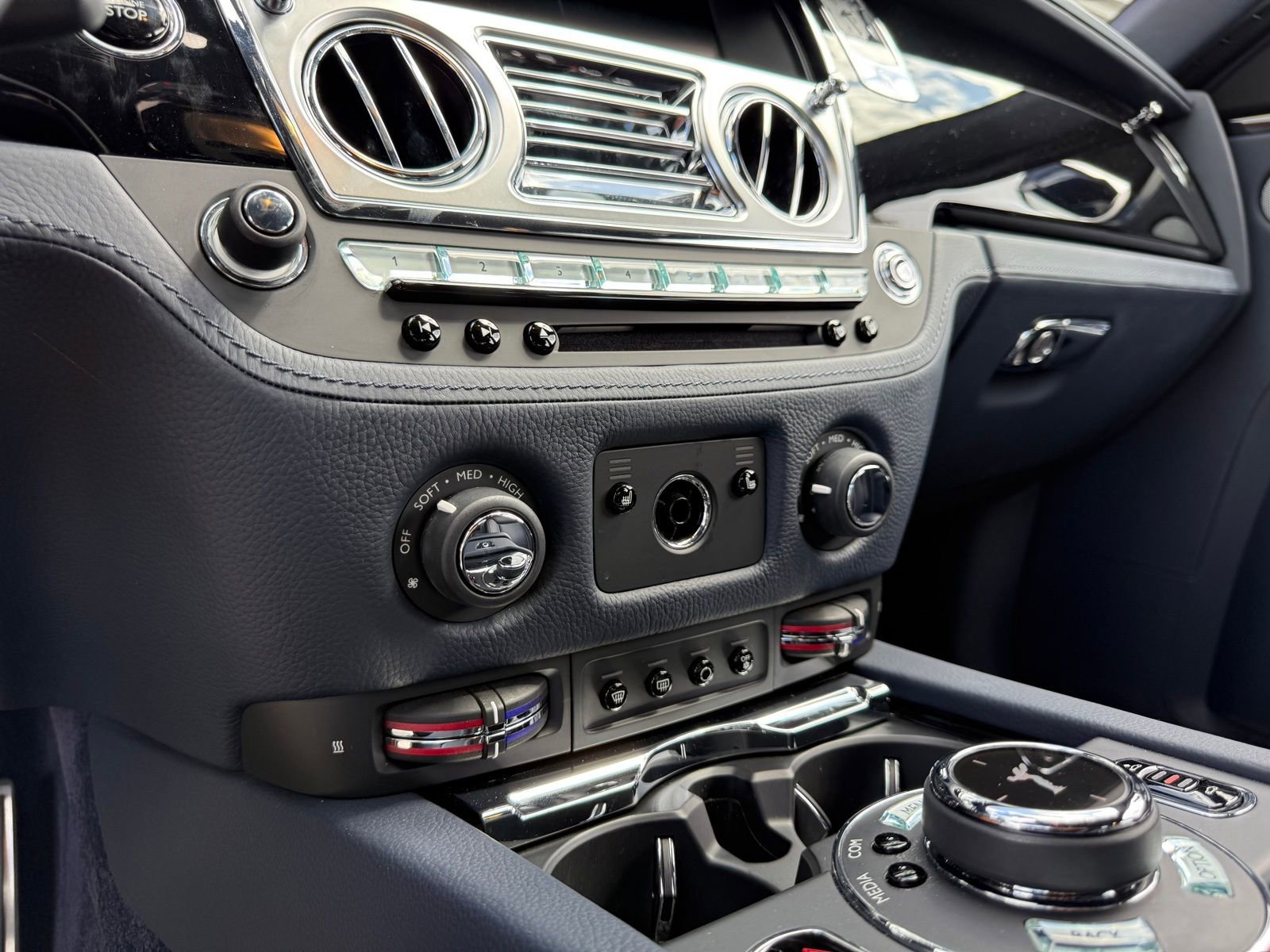 Used 2020 Rolls-Royce Ghost image 40