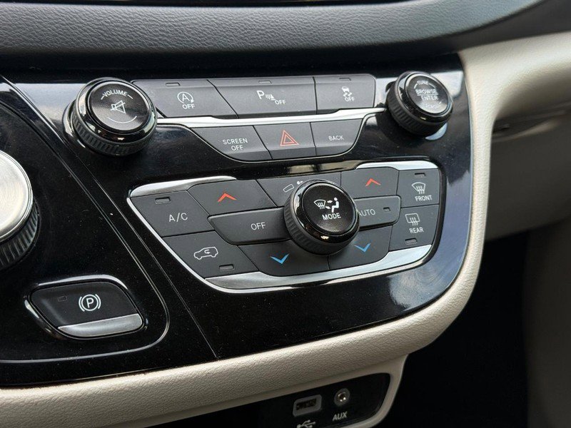 Used 2017 Chrysler Pacifica Touring Plus image 21
