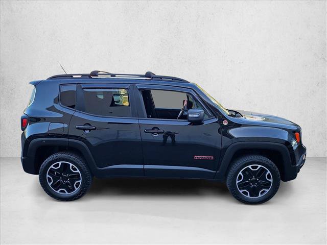 Used 2017 Jeep Renegade Trailhawk AWD/4WD image 4
