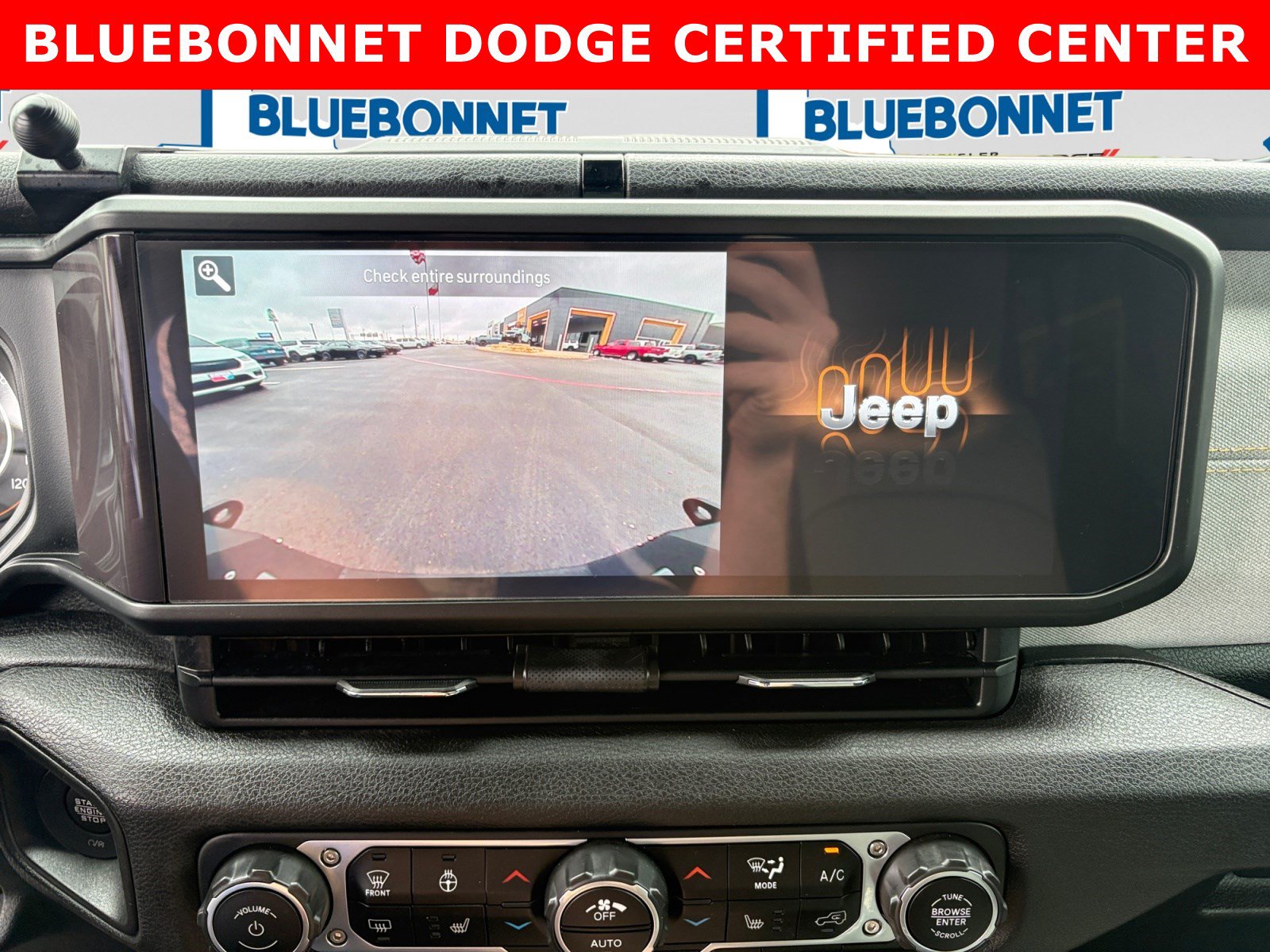 Used 2024 Jeep Gladiator Sport AWD/4WD image 16