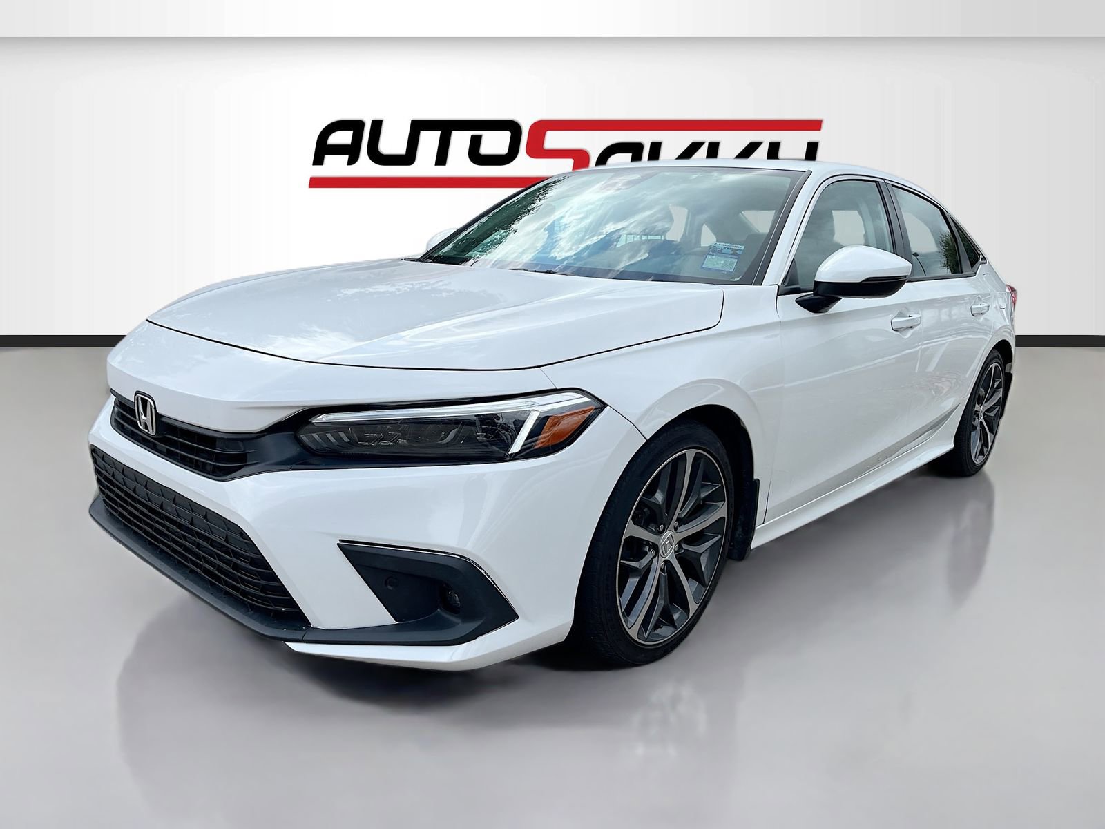 Used 2024 Honda Civic Touring image 3