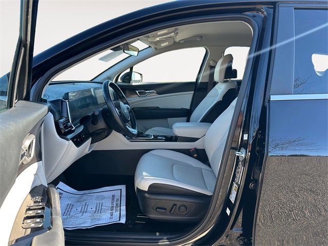 Used 2023 Kia Sportage EX image 9