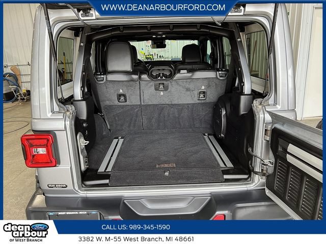 Used 2019 Jeep Wrangler Unlimited Sahara w/ Advanced Safety Group AWD/4WD image 6
