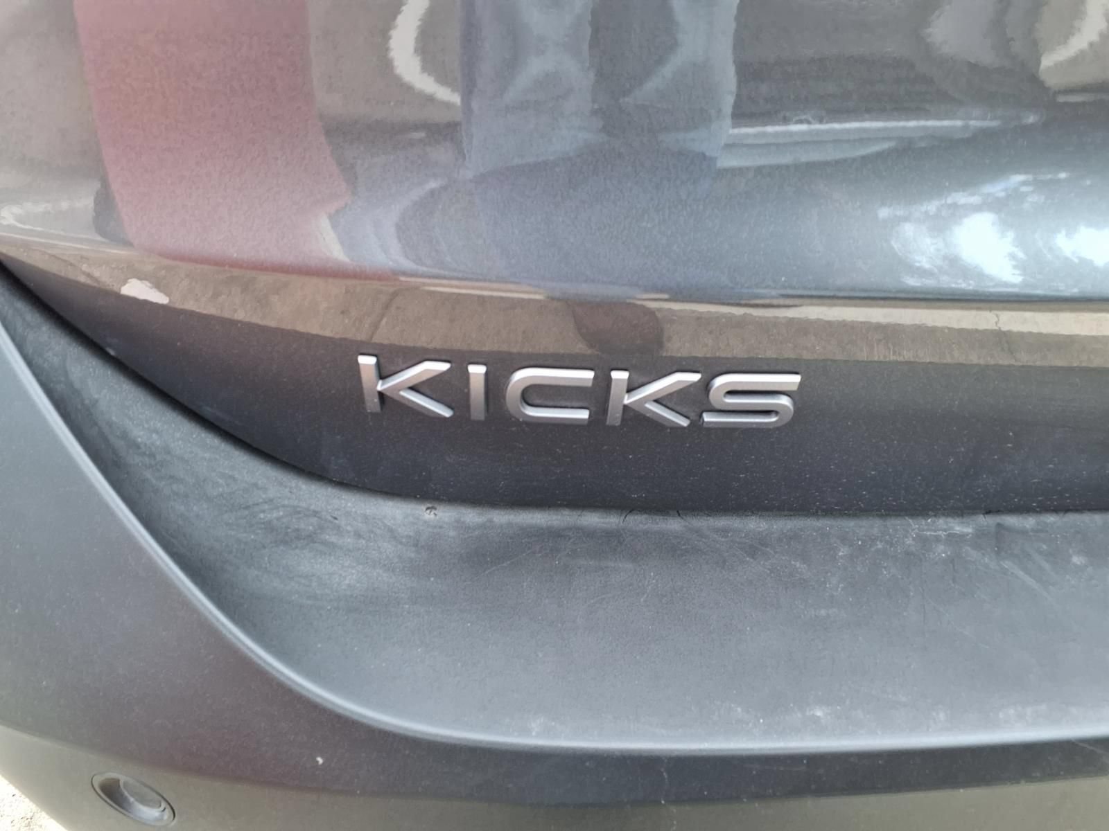Used 2025 Nissan Kicks SR FWD image 9