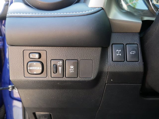 Used 2015 Toyota RAV4 Limited AWD/4WD image 16