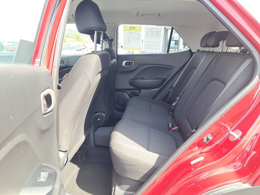 Used 2022 Hyundai Venue SE w/ Cargo Package FWD image 13