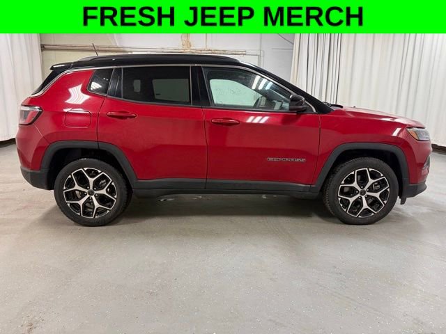 Used 2025 Jeep Compass Limited AWD/4WD image 3