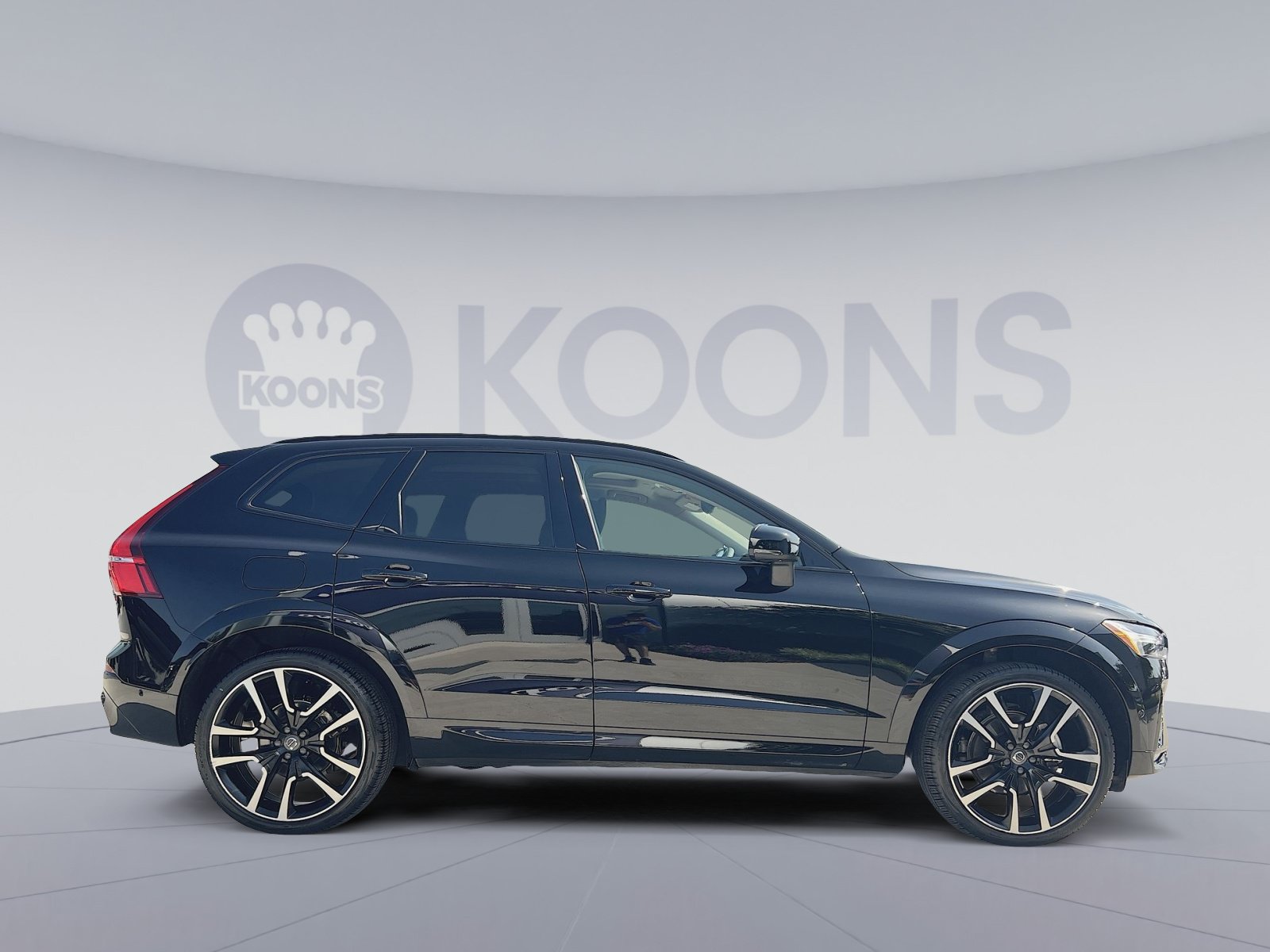 Certified 2024 Volvo XC60 B5 Ultimate w/ Protection Package Premier AWD/4WD image 8