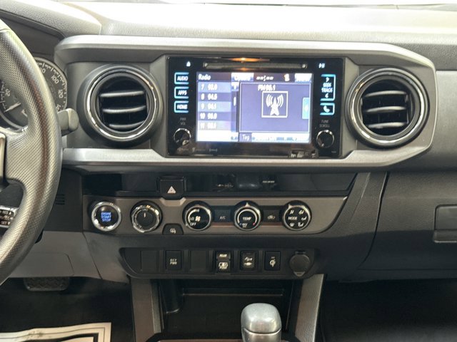 Used 2018 Toyota Tacoma TRD Sport AWD/4WD image 23
