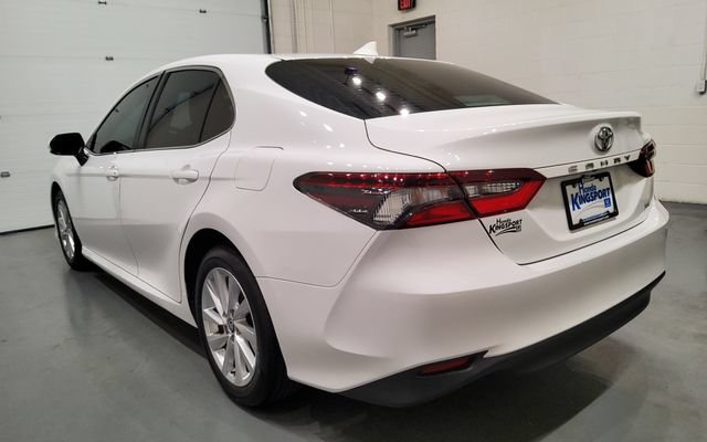 Used 2024 Toyota Camry LE FWD image 5