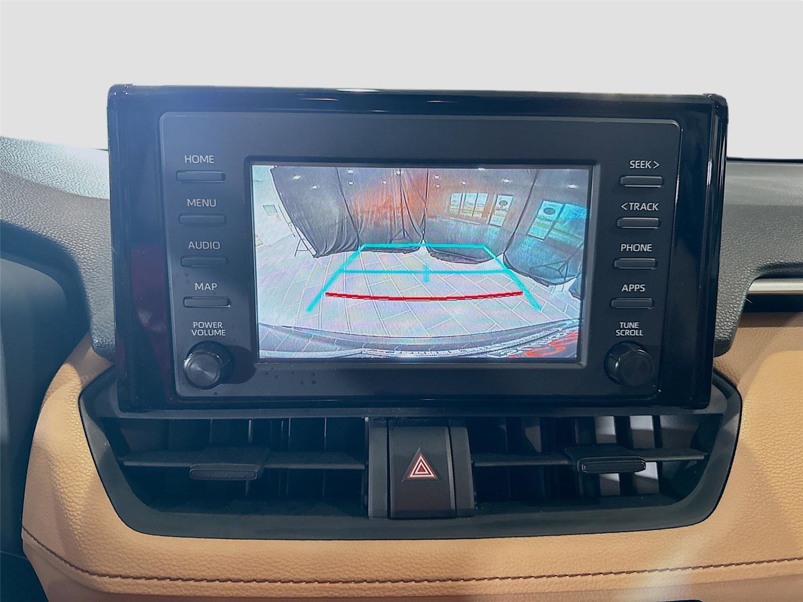 Used 2019 Toyota RAV4 LE image 10