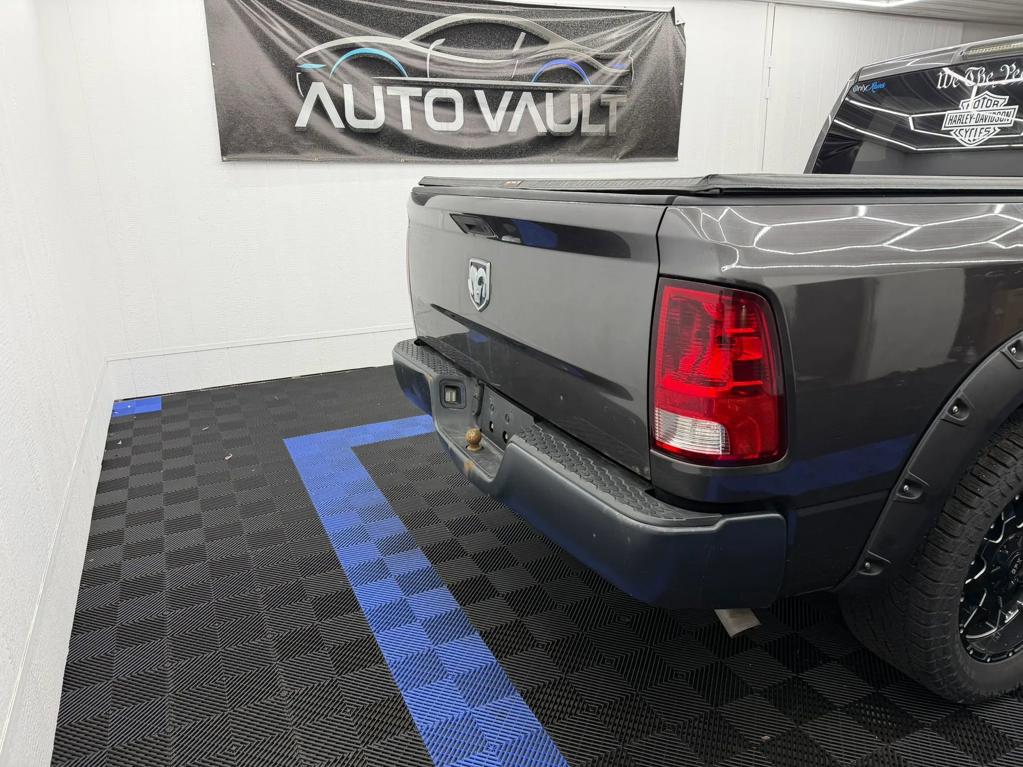 Used 2014 RAM 1500 HFE RWD image 3