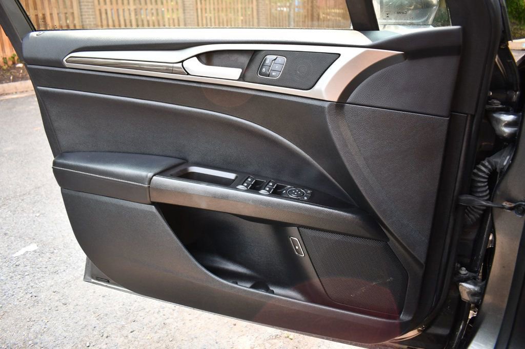 Used 2017 Ford Fusion Energi SE image 13