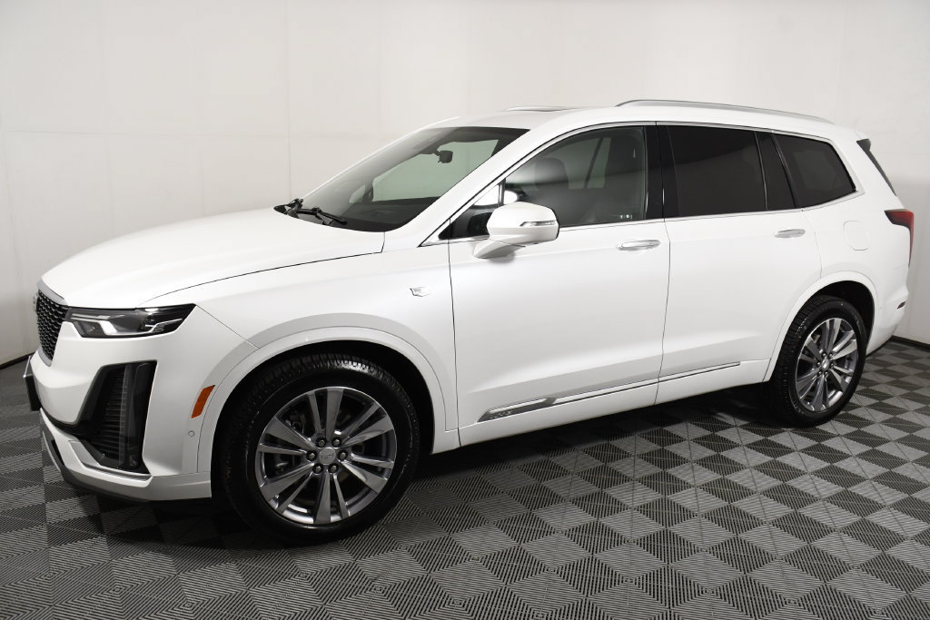 Used 2023 Cadillac XT6 Premium Luxury w/ Technology Package AWD/4WD image 2