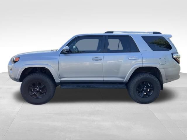 Used 2020 Toyota 4Runner SR5 Premium AWD/4WD image 9