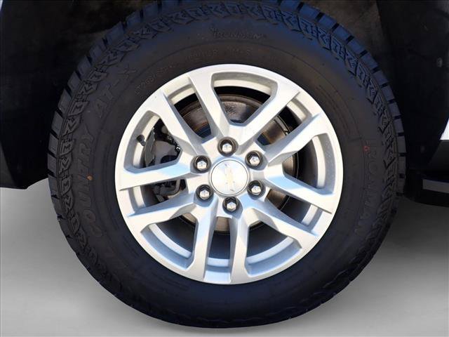 Used 2022 Chevrolet Suburban LT AWD/4WD image 7