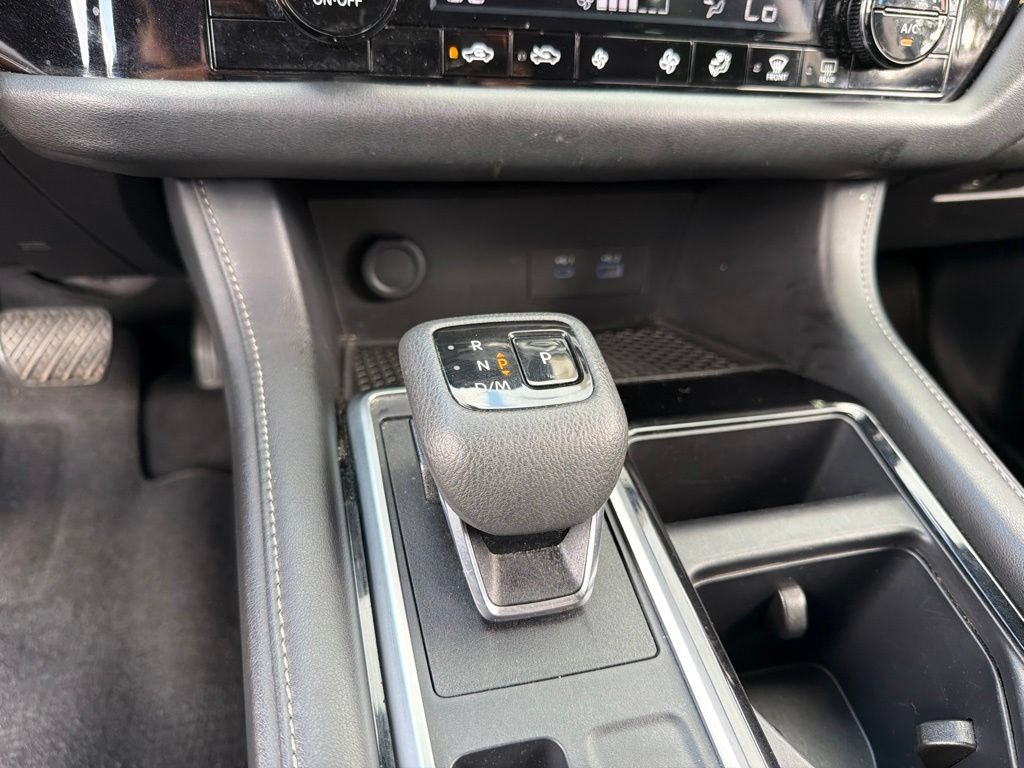 Used 2024 Nissan Pathfinder SV FWD image 14