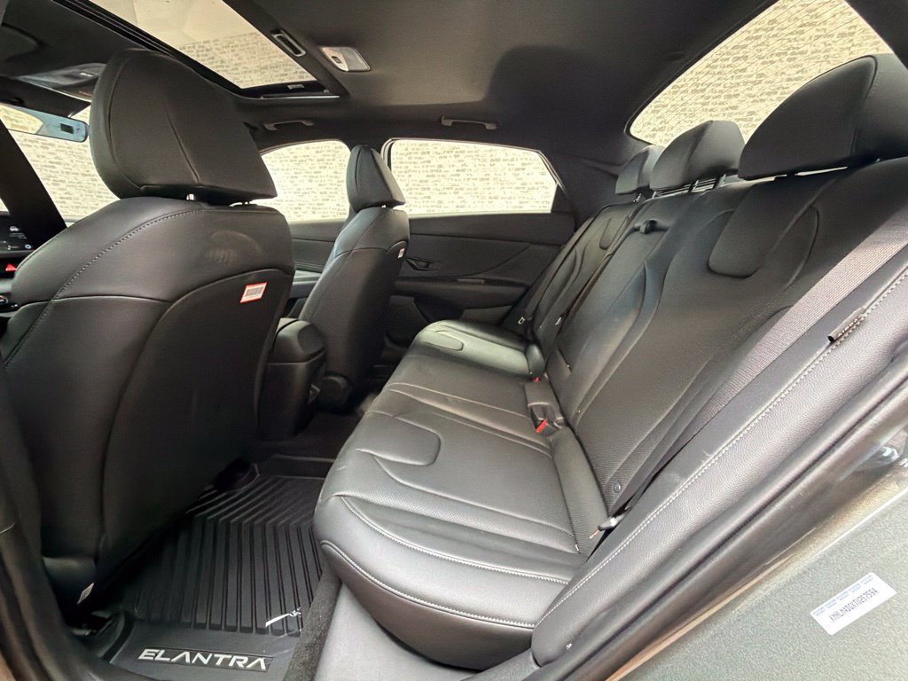 Used 2026 Hyundai Elantra SEL Sport FWD image 18