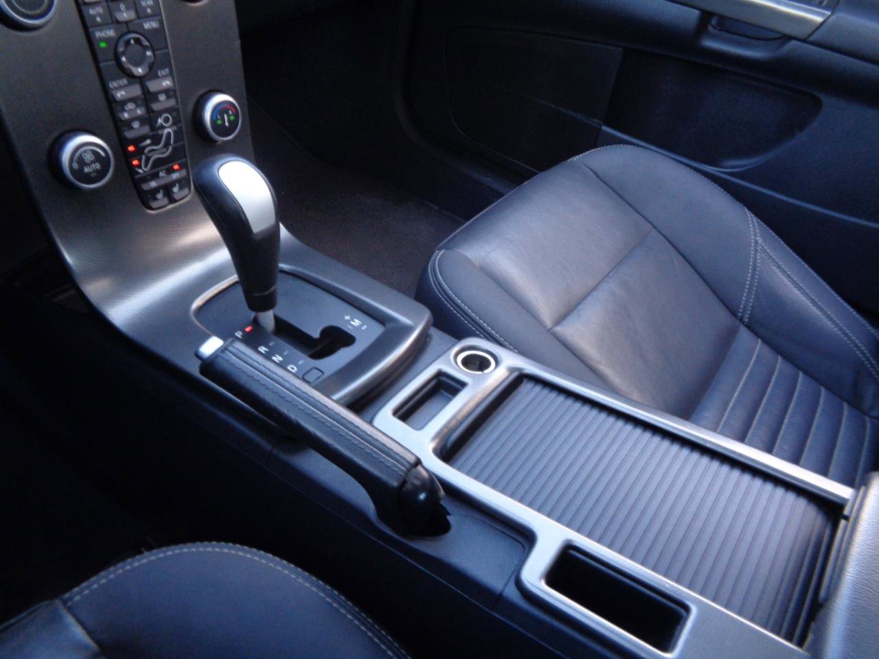 Used 2012 Volvo C30 T5 R-Design image 32